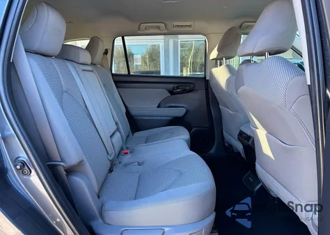 2021 Toyota Highlander L z USA, uszkodzony, nr VIN 5TDBZRBH1MS064234